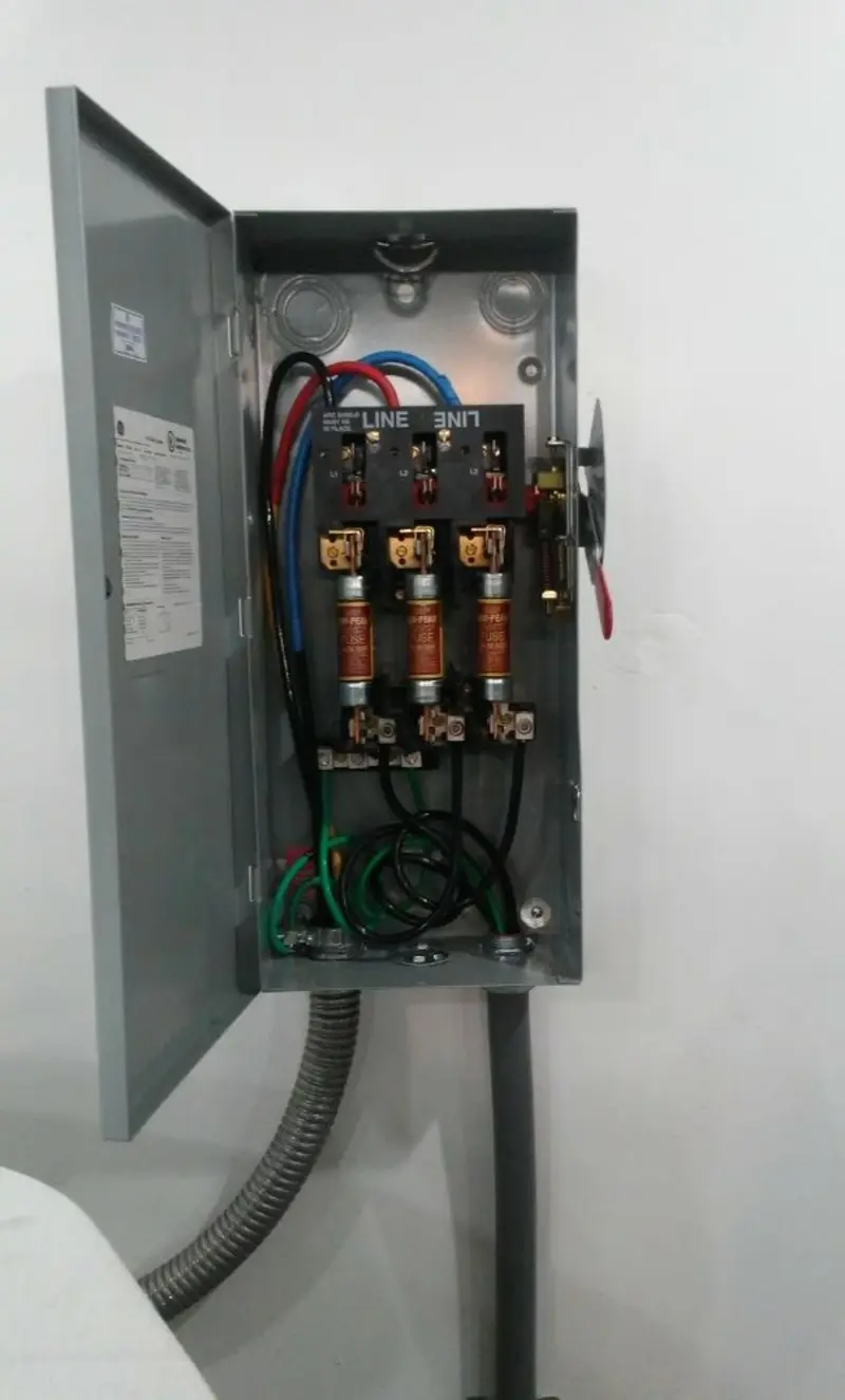Three-phase disconnect switch installed for Electrical Wiring & Rewiring in Altamonte Springs